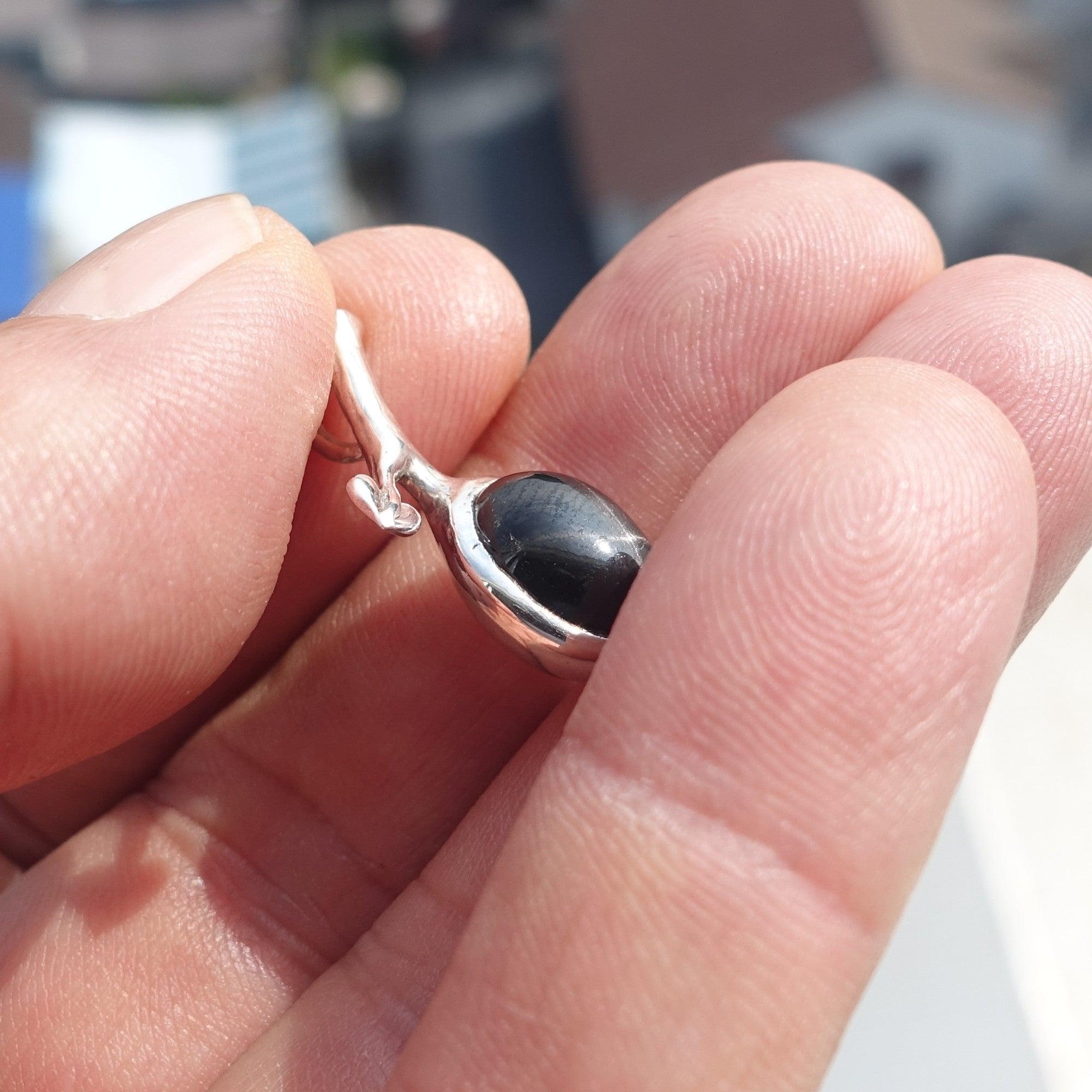 Black Star Diopside Pendant, Black Star Pendant, Minimalist Leaf Pendant, Sterling Silver Charm, 4 Rays Black Star Diopside - money shopping คุ้ม